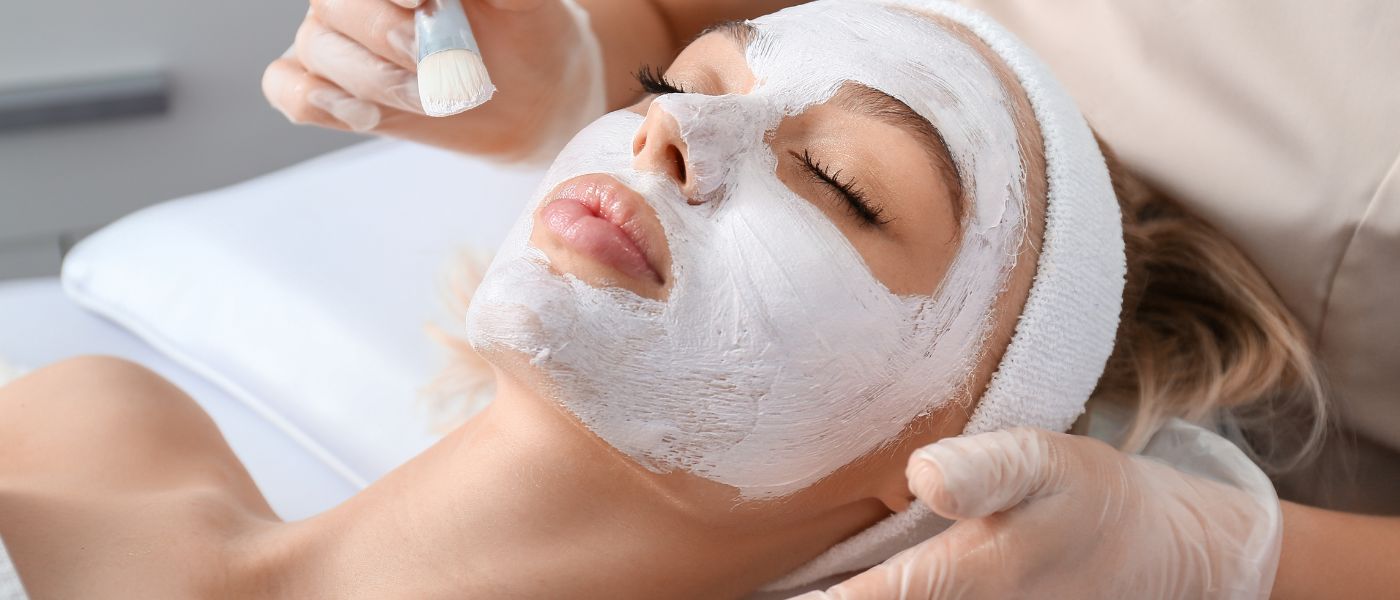 What's Better DiamondGlow® Facial vs Traditional Facial